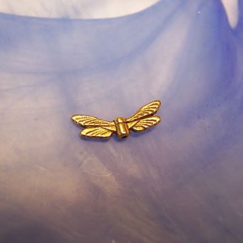 Libellenflügel, goldfarben